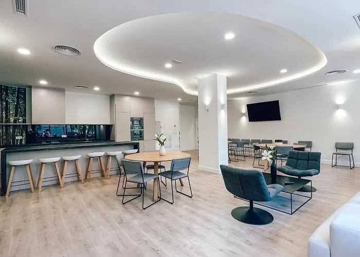 Infinity Centro * Эстепона