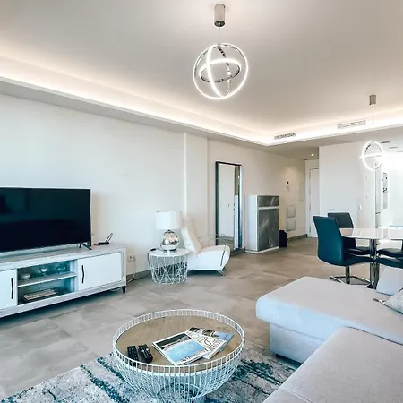 Infinity Centro אסטפונה